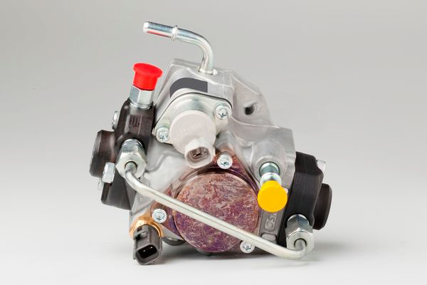 Side view of DENSO DCRP300950 High Pressure Pump