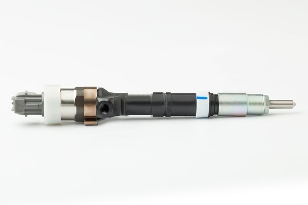 Side view of DENSO DCRI100750 Injectors